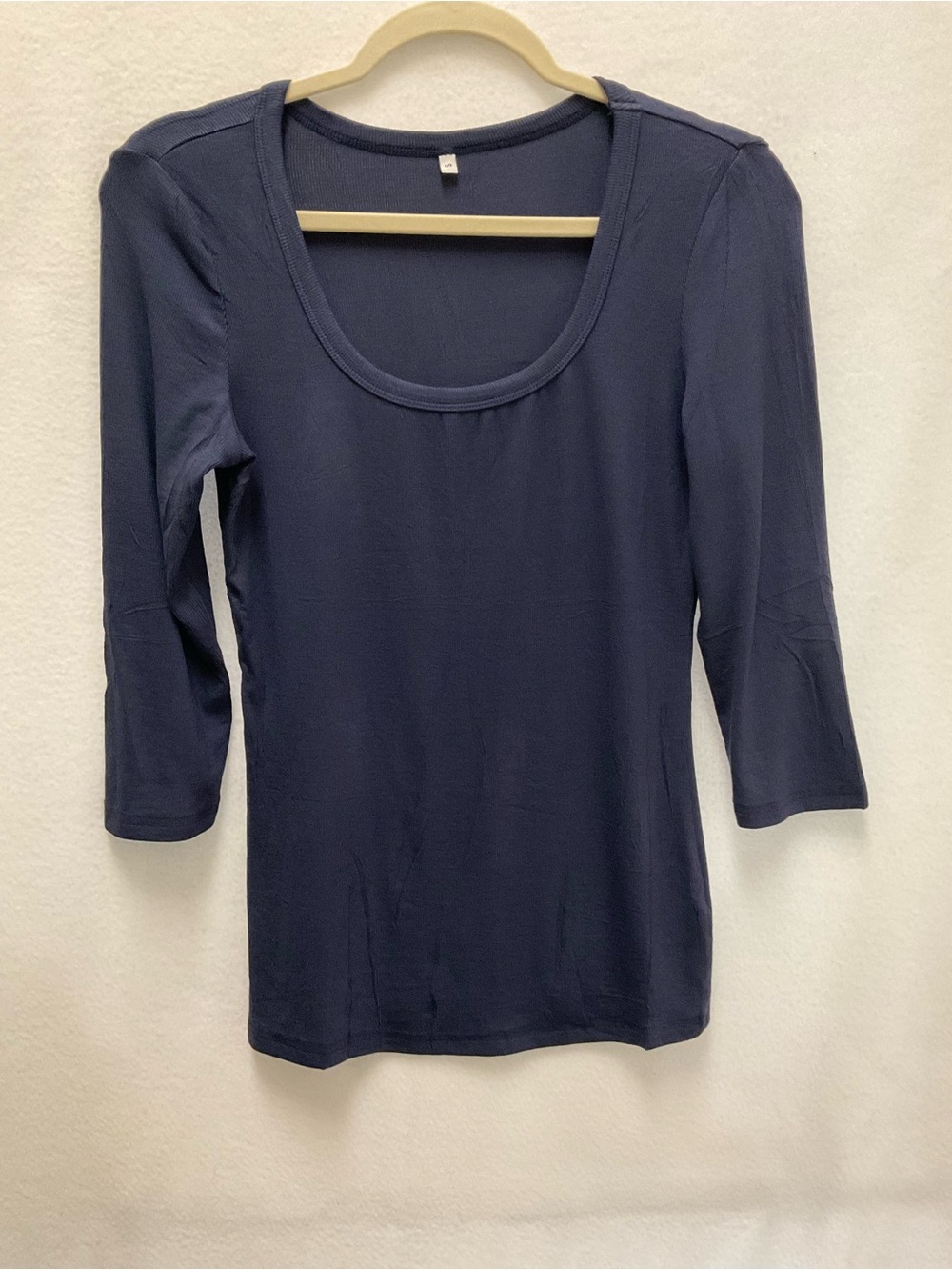 Scoop Neck 3/4 Sleeve Tee in Navy